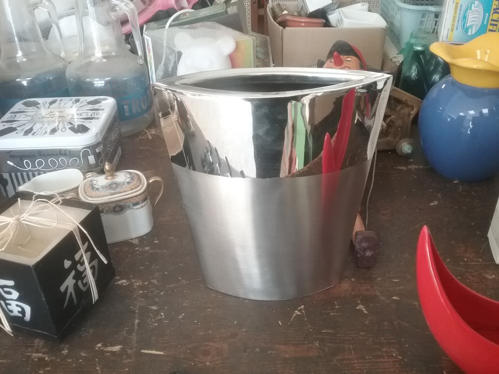 VASE CHROME 