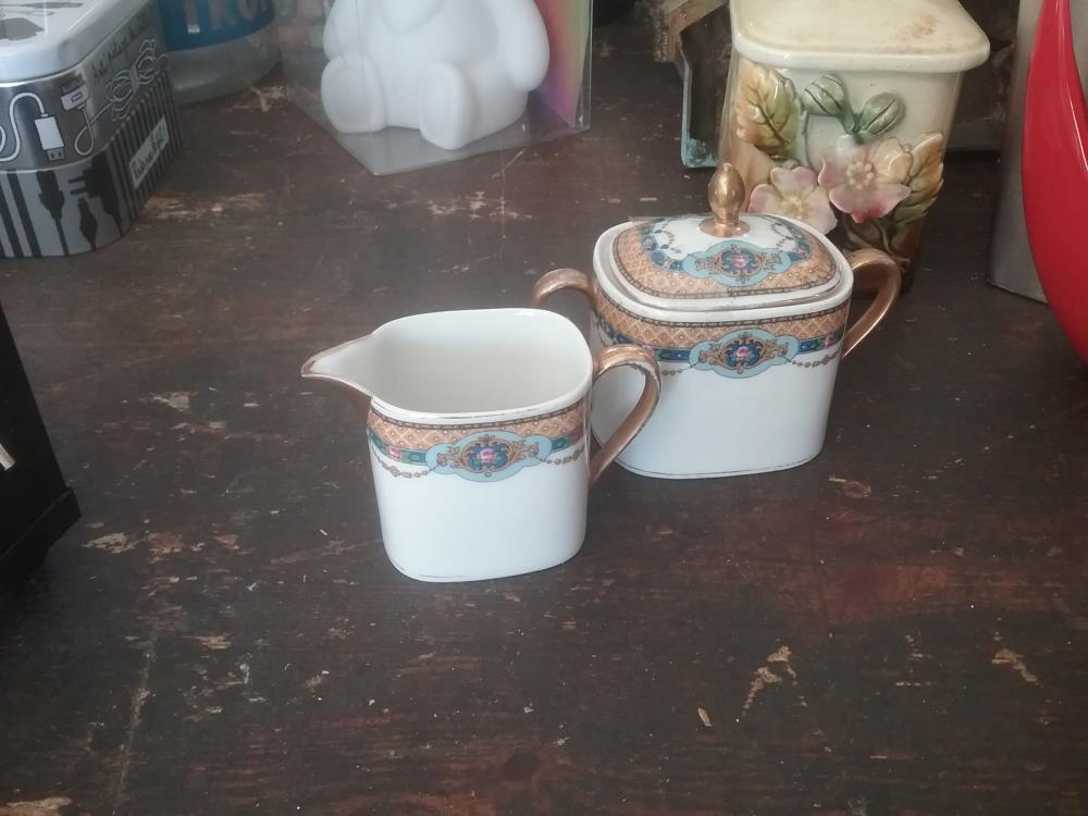 POT A LAIT ET SUCRIER LIMOGES 