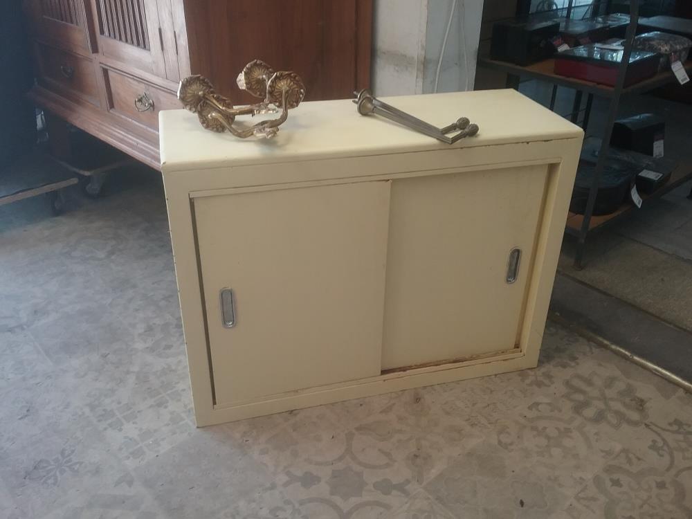 ARMOIRE PHARMACIE JAUNE ANCIENNE