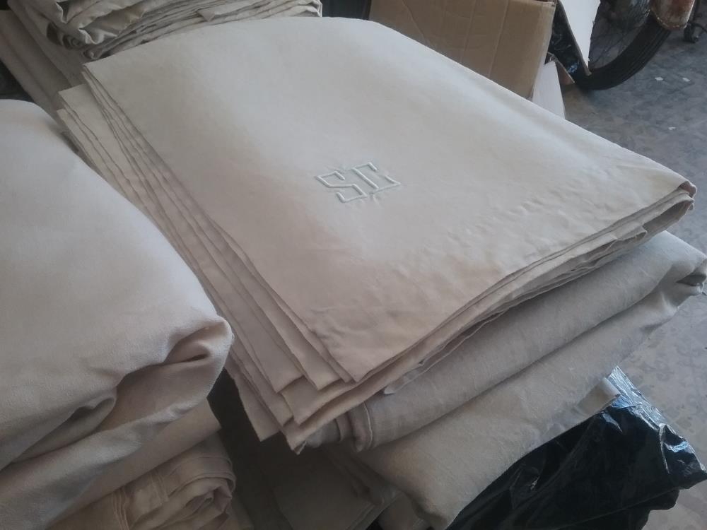 TISSU ANCIEN LIN BRODÉ 