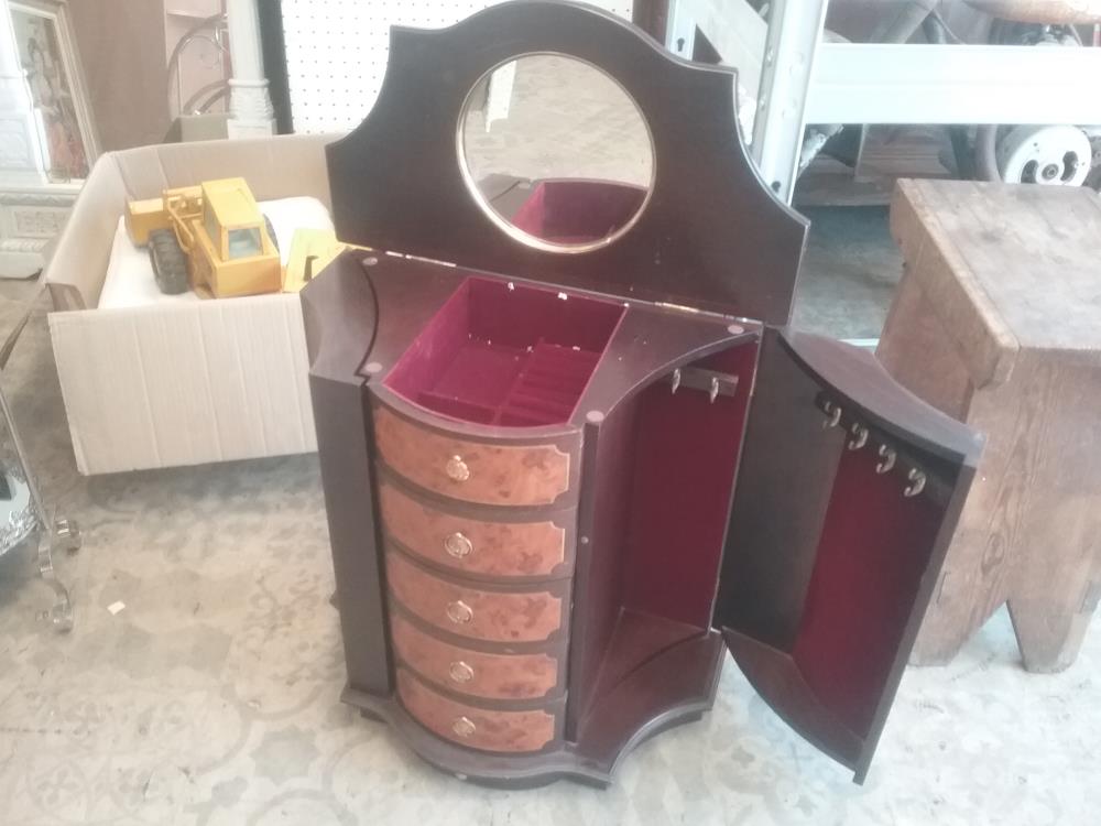 BOITE A BIJOUX COMMODE 