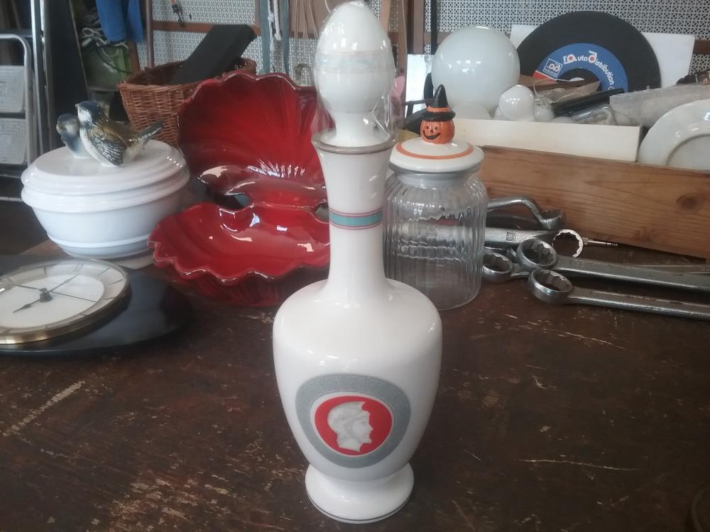 CARAFE ANCIENNE OPALINE