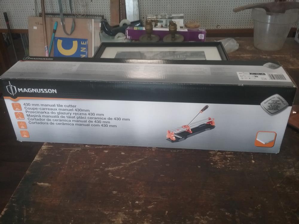 COUPE CARREAU MAGNUSSON