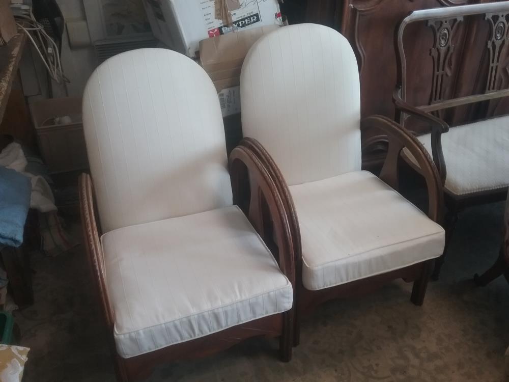 PAIRE DE FAUTEUILS COLONIAUX ANGLAIS 