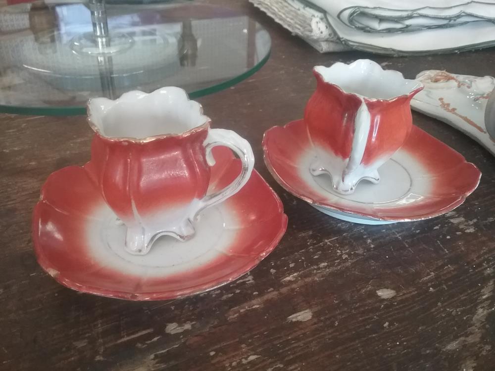 PAIRE CE TASSES DE COLLECTION