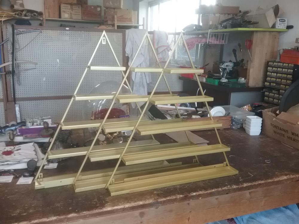 3 JEUX D'ETAGERES METAL