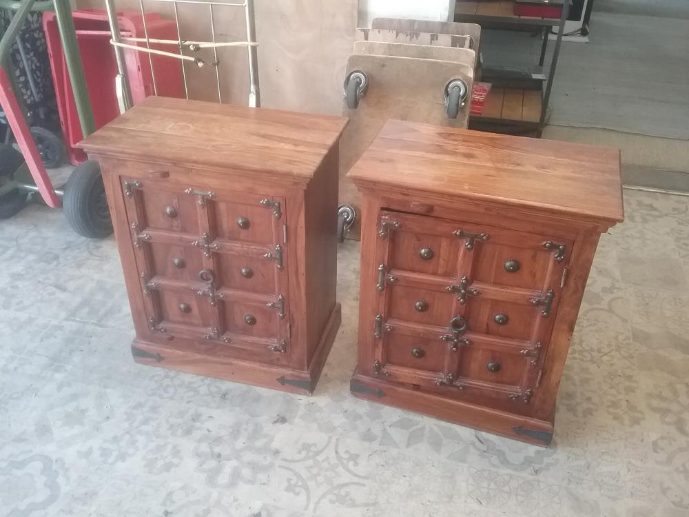 PAIRE DE CHEVETS INDE BOIS EXO