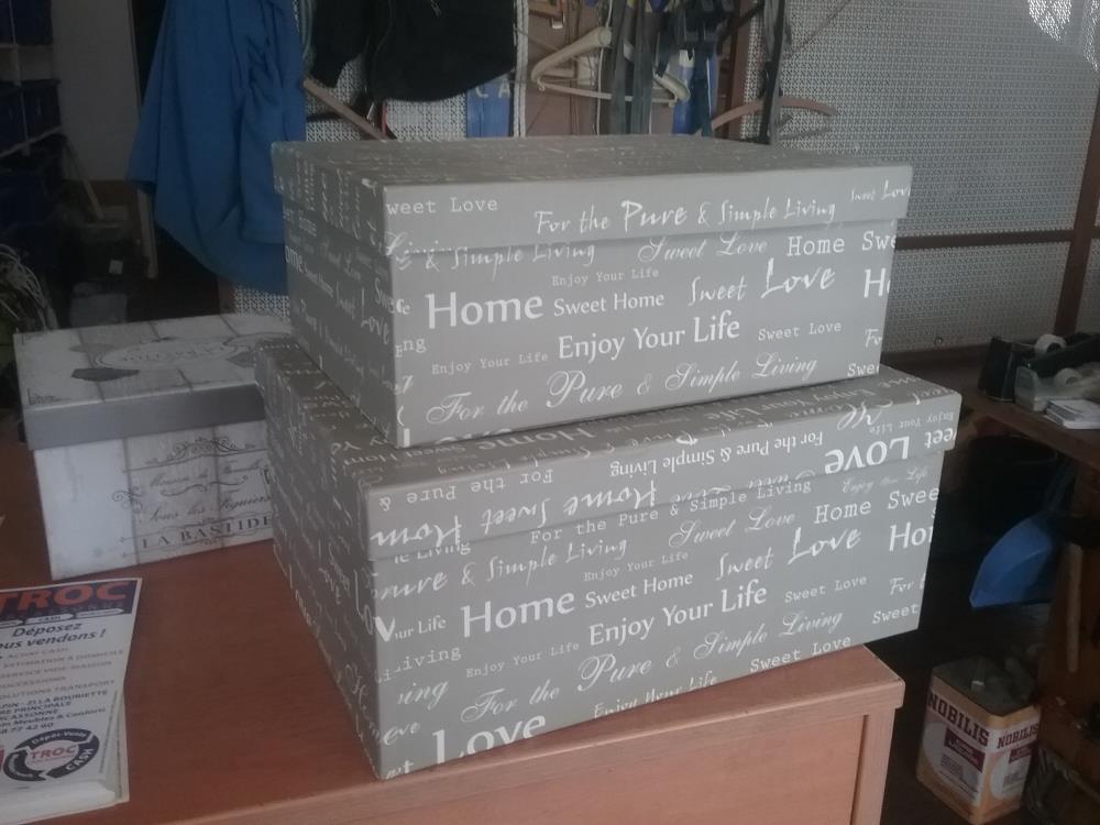 2 BOITES CARTON