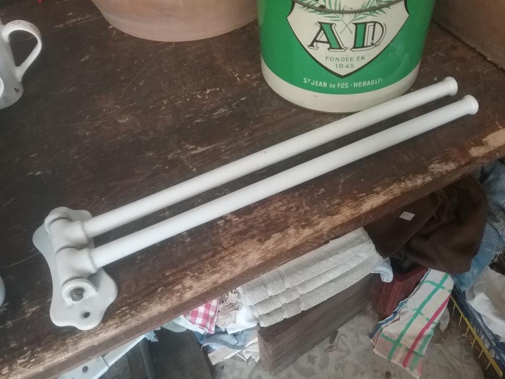 PORTE SERVIETTE FONTE EMAILLEE