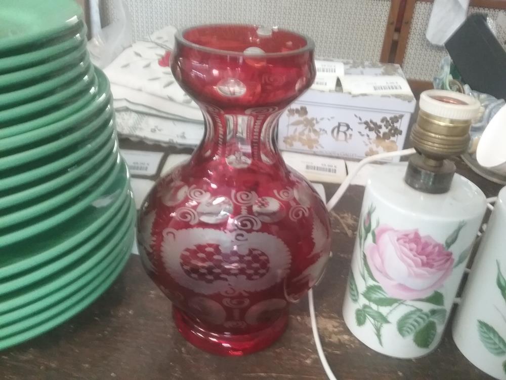 VASE ROUGE