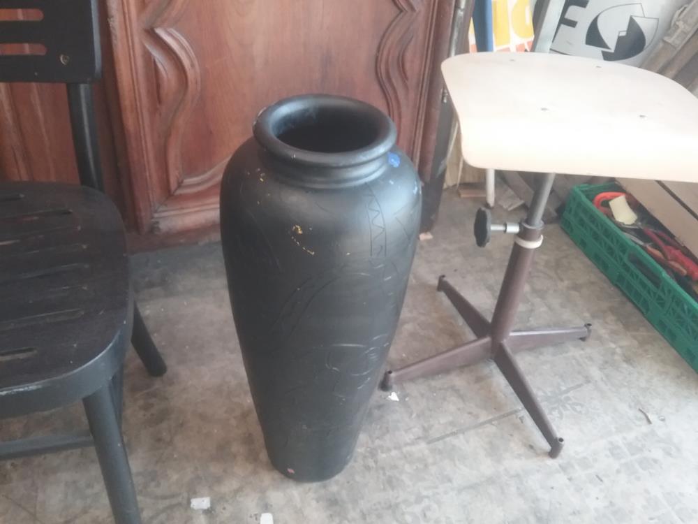 VASE NOIR 