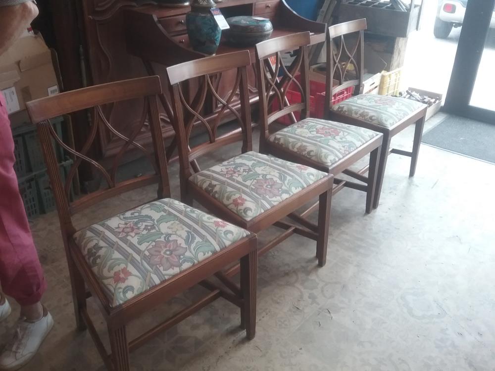 4 CHAISES ANGLAISES