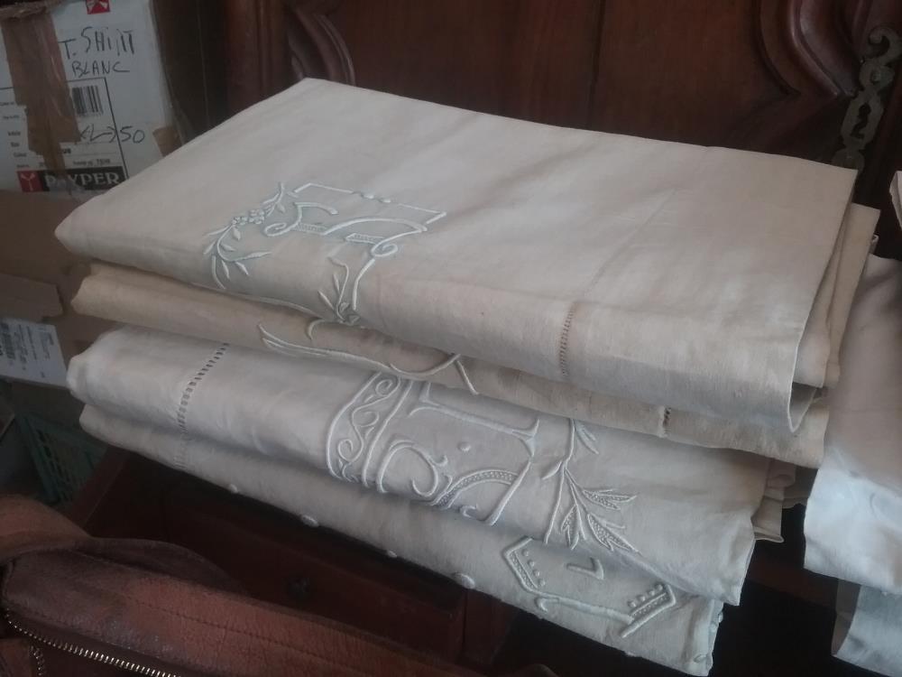 DRAPS BRODES NEUFS ANCIENS 