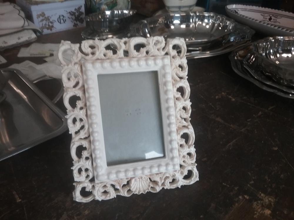 CADRE DECO RESINE BLANCHE
