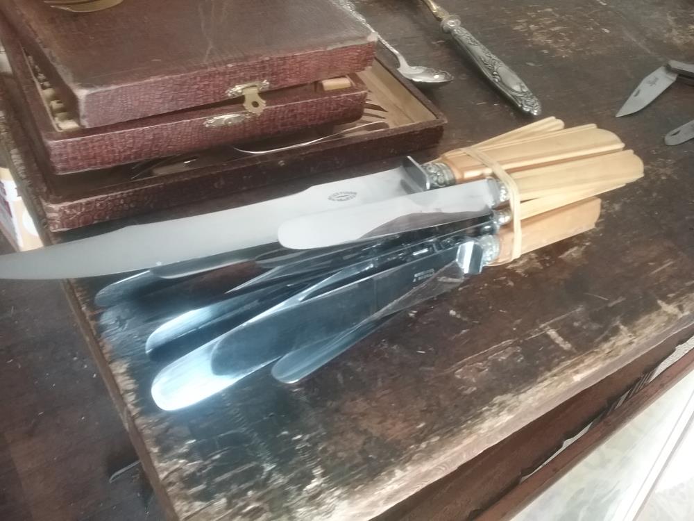 LOT DE COUTEAUX