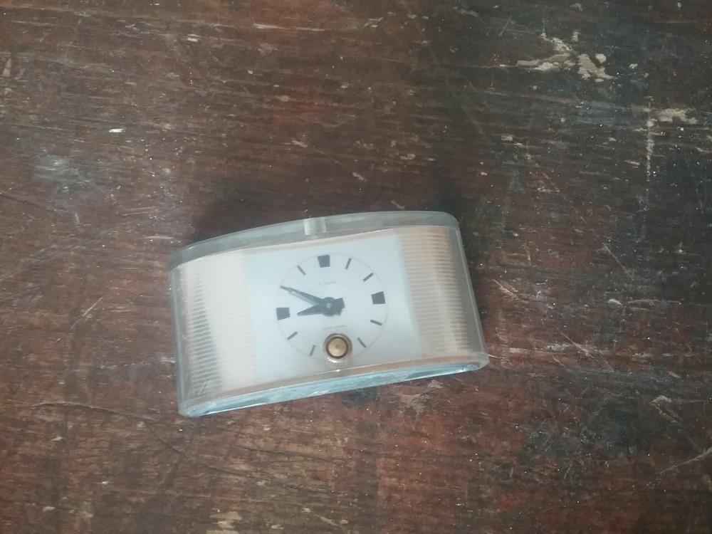 MONTRE VOITURE 