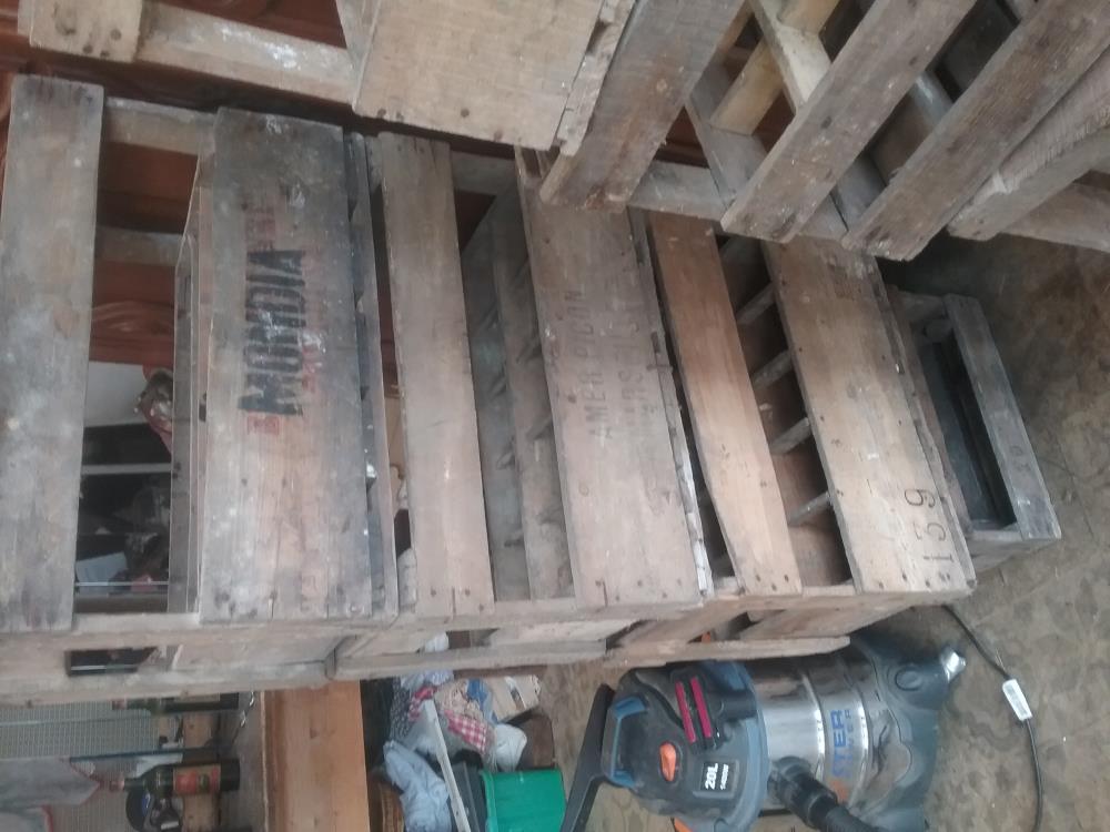 CAISSE A BOUTEILLES BOIS MONOGRAMEES
