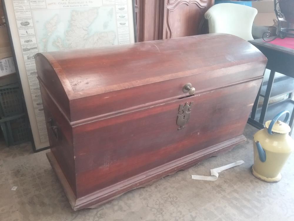 GRAND COFFRE ANCIEN 