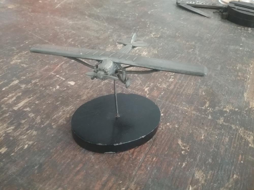 AVION AVON 