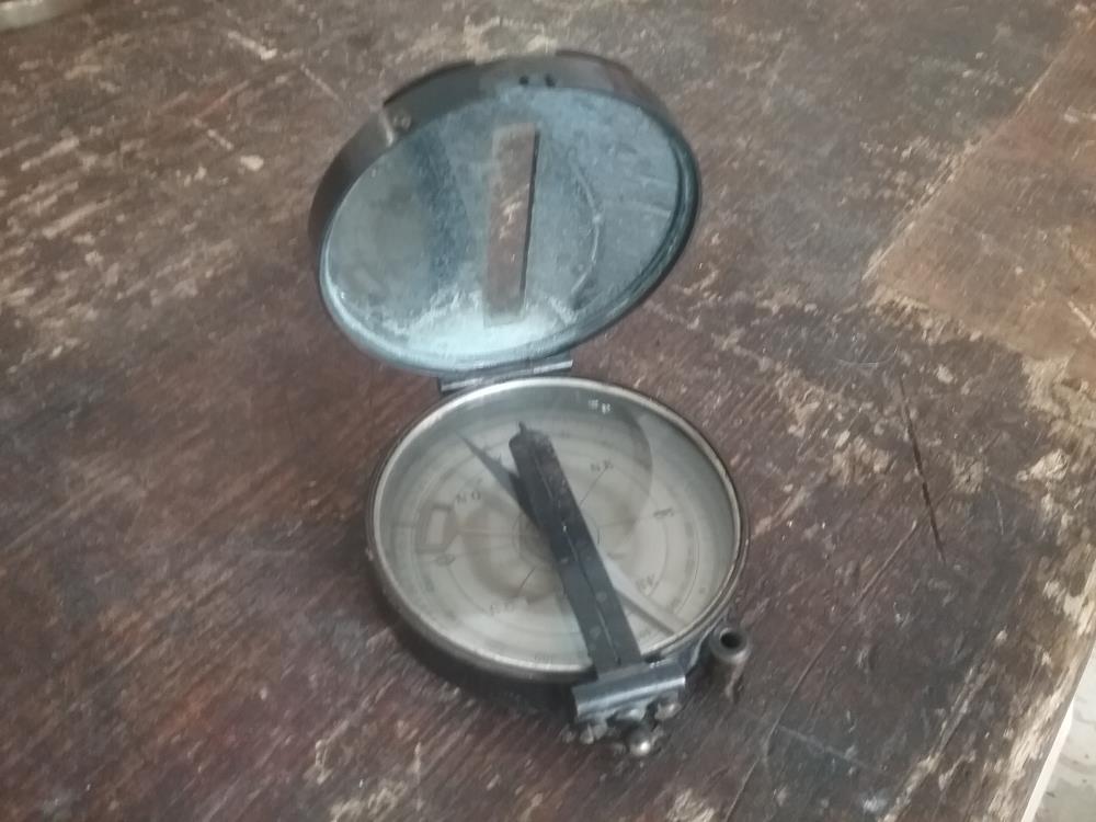BOUSSOLE ANCIENNE