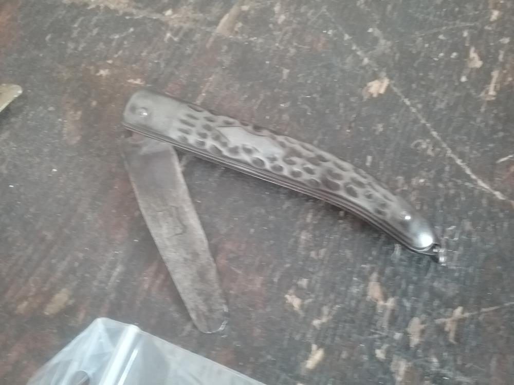 COUTEAU METAL
