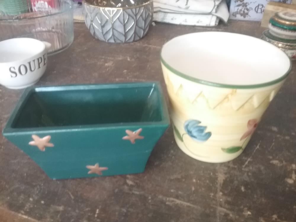CACHE POT