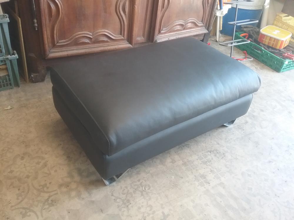 POUF CUIR NOIR ROCHE&BOBOIS