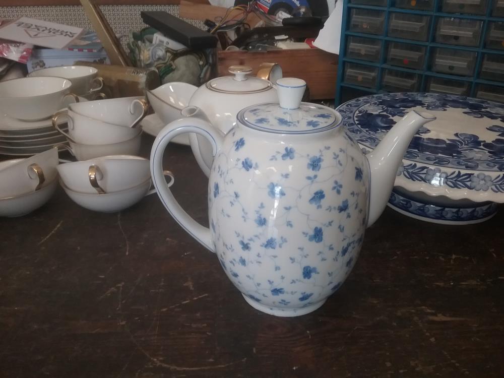 CAFETIERE FLEURS BLEU PORCELAINE 