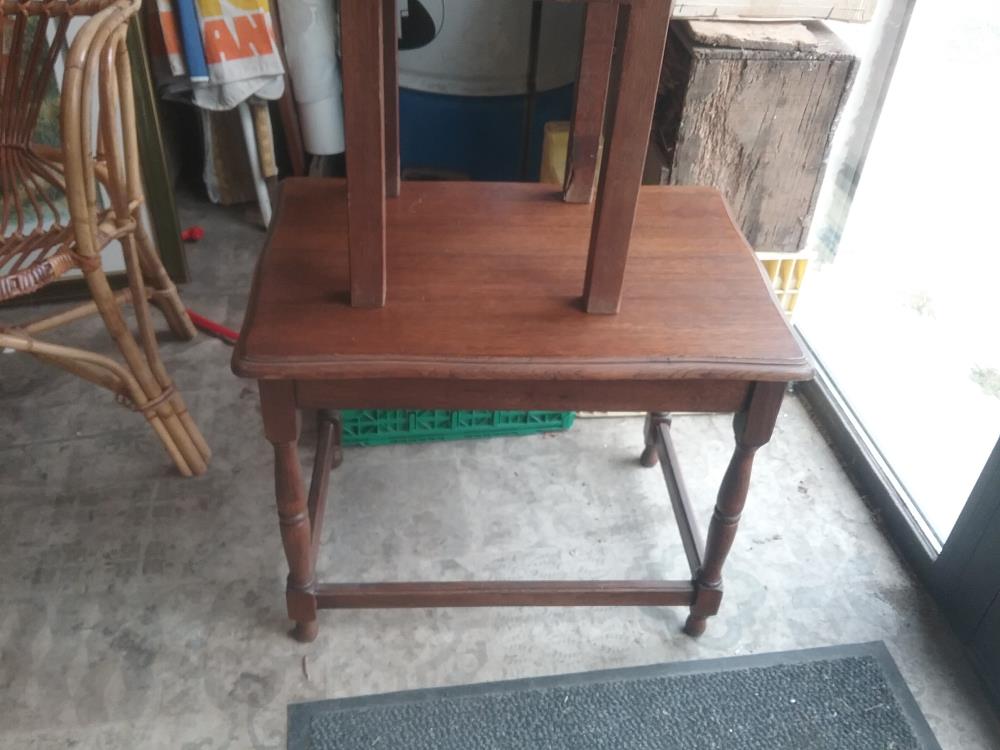 TABLE D'APPOINT 