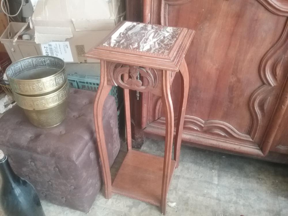 PORTE POT DESSUS MARBRE