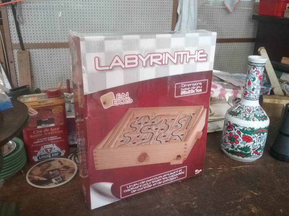 LABYRINTHE EN BOIS NEUF