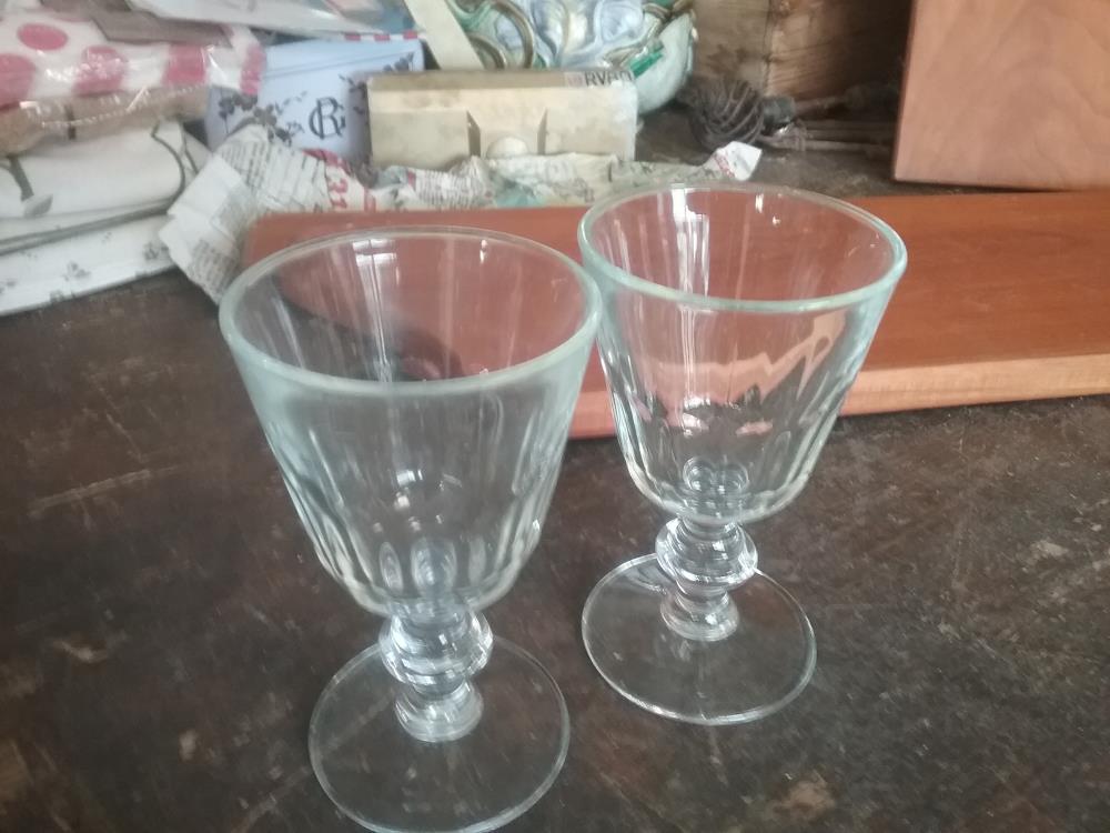 GRAND VERRE PIED