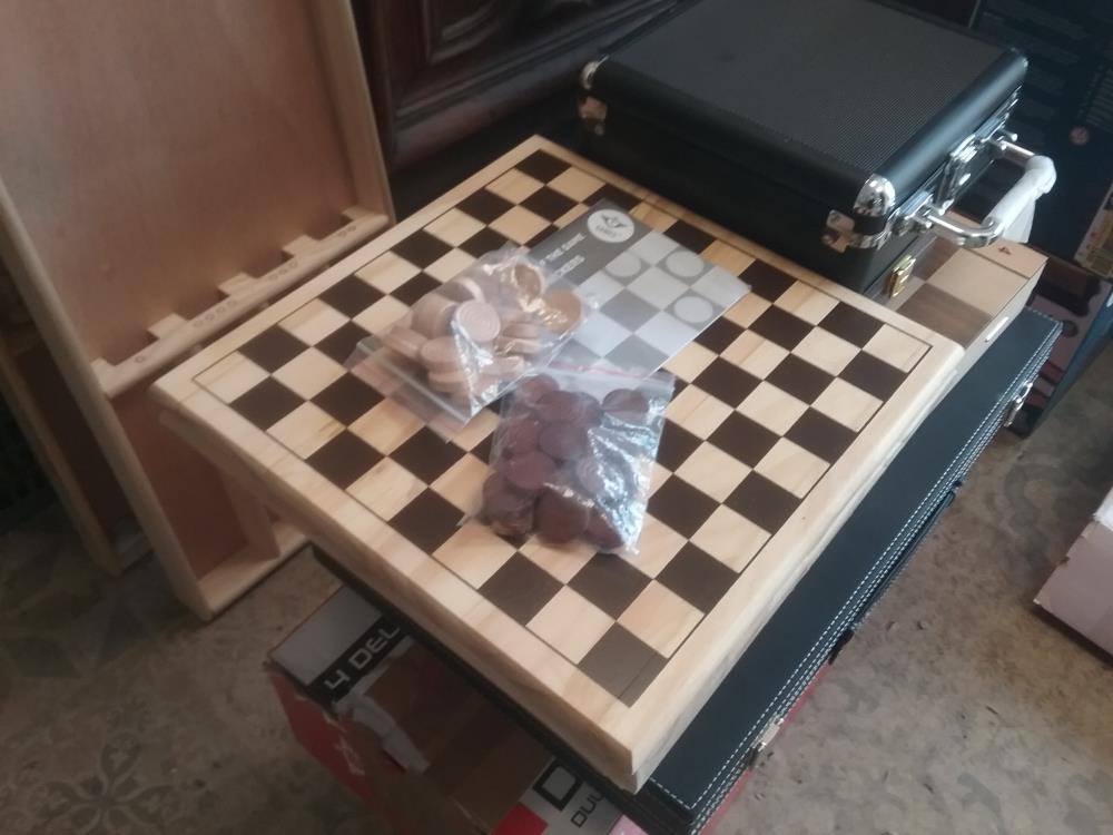 JEU DE DAMES