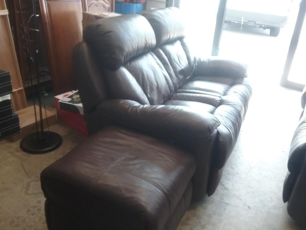 CANAPE CUIR 2PL MANUEL ET POUF