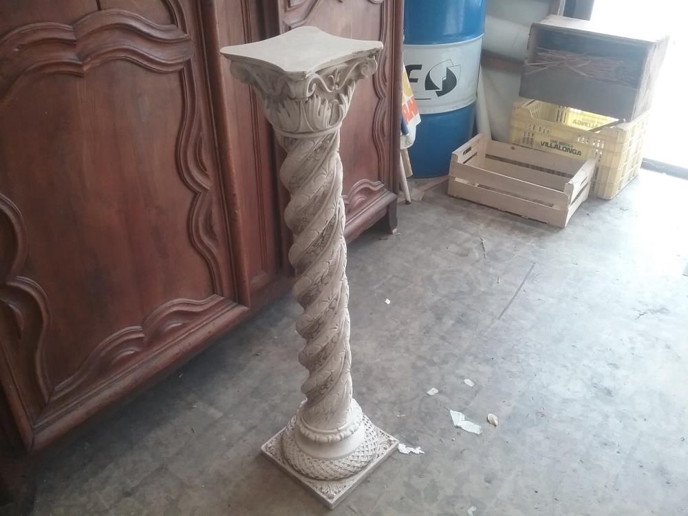 COLONNE TORSADEE 