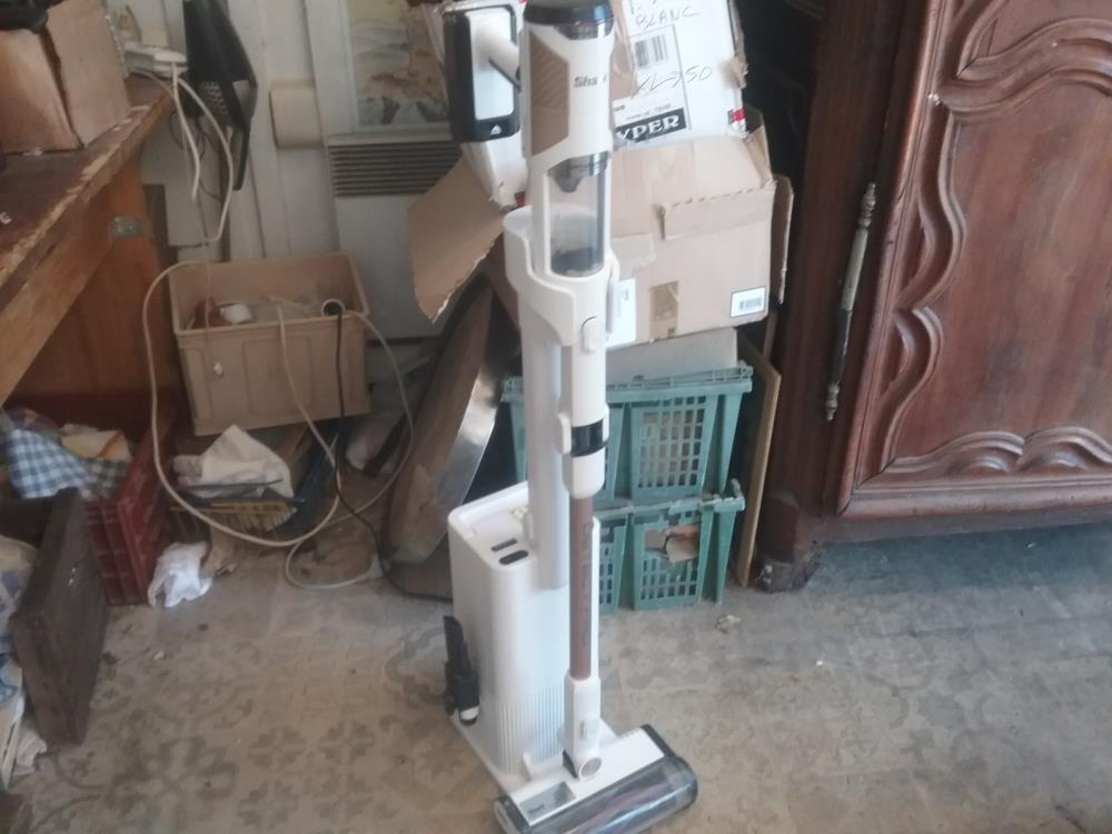 ASPIRATEUR BALAI SHARK 