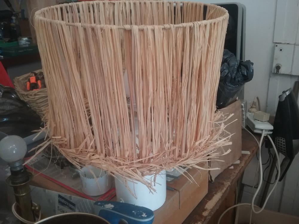 LAMPE ABAT JOUR PAILLE 