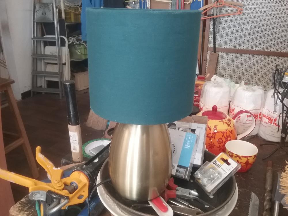 LAMPE TACTILE