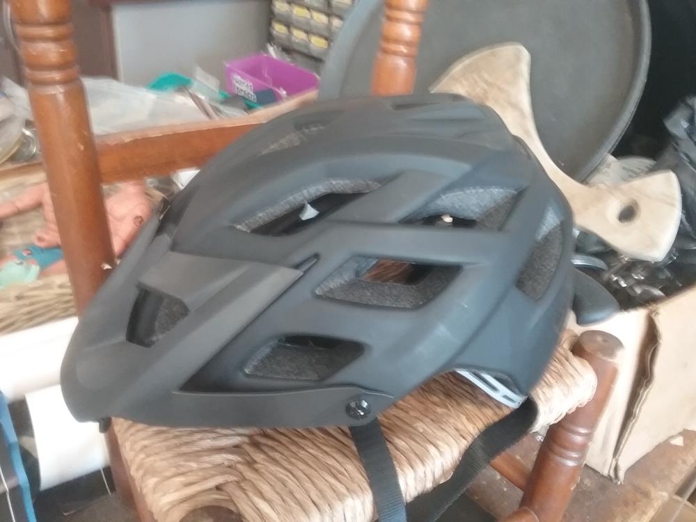CASQUE VELO NOIR