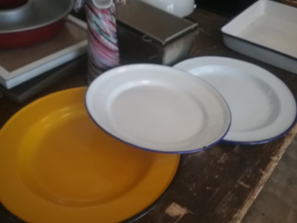 ASSIETTE EMAILLE ANCIENNE