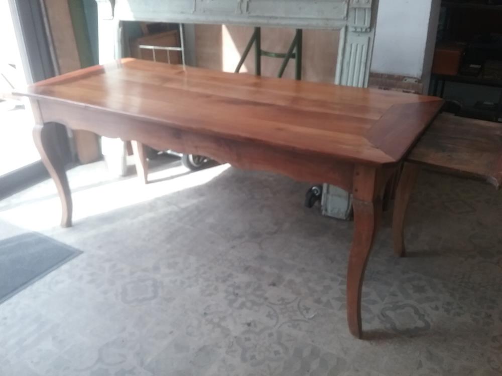 TABLE STYLE LXV CAMPAGNARDE