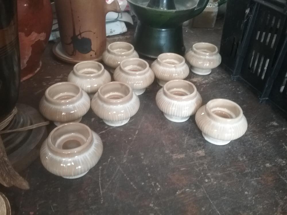 LOT DE 10 BOUGEOIRS CERAMIQUE