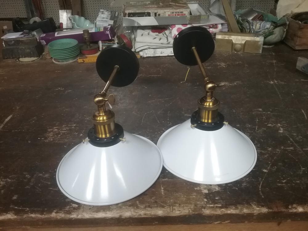 APPLIQUE METAL DORE ET BLANC