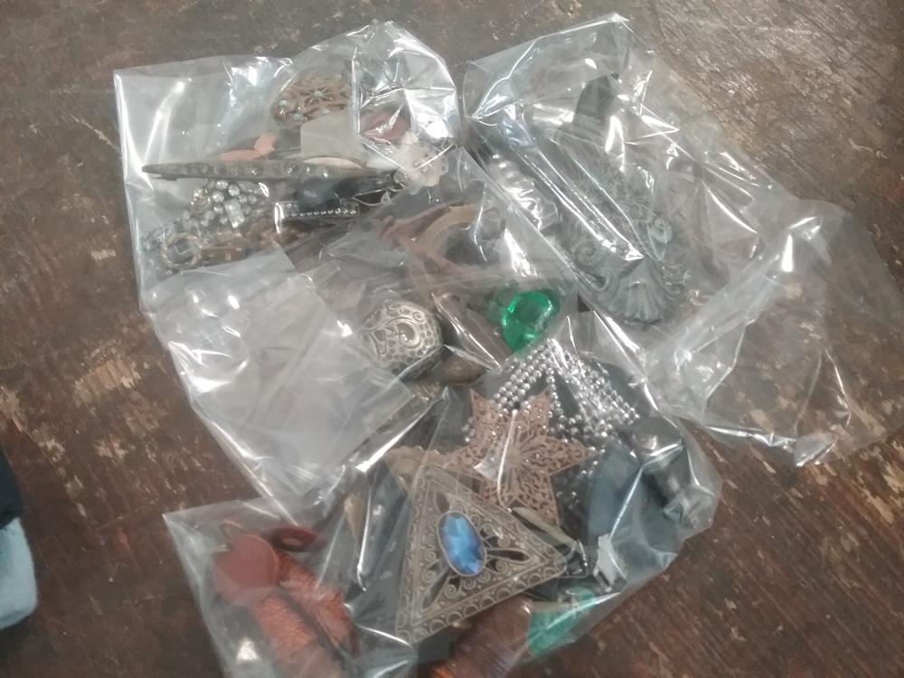 LOT BIJOUX ANCIENS