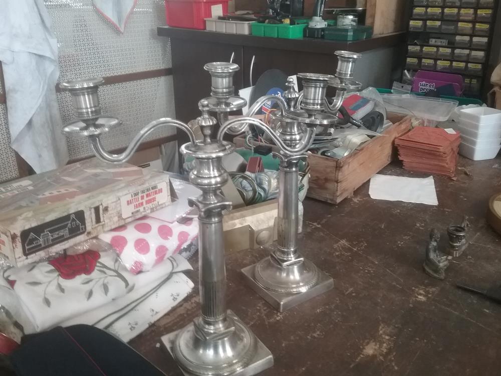 PAIRE DE BOUGEOIRS MA 