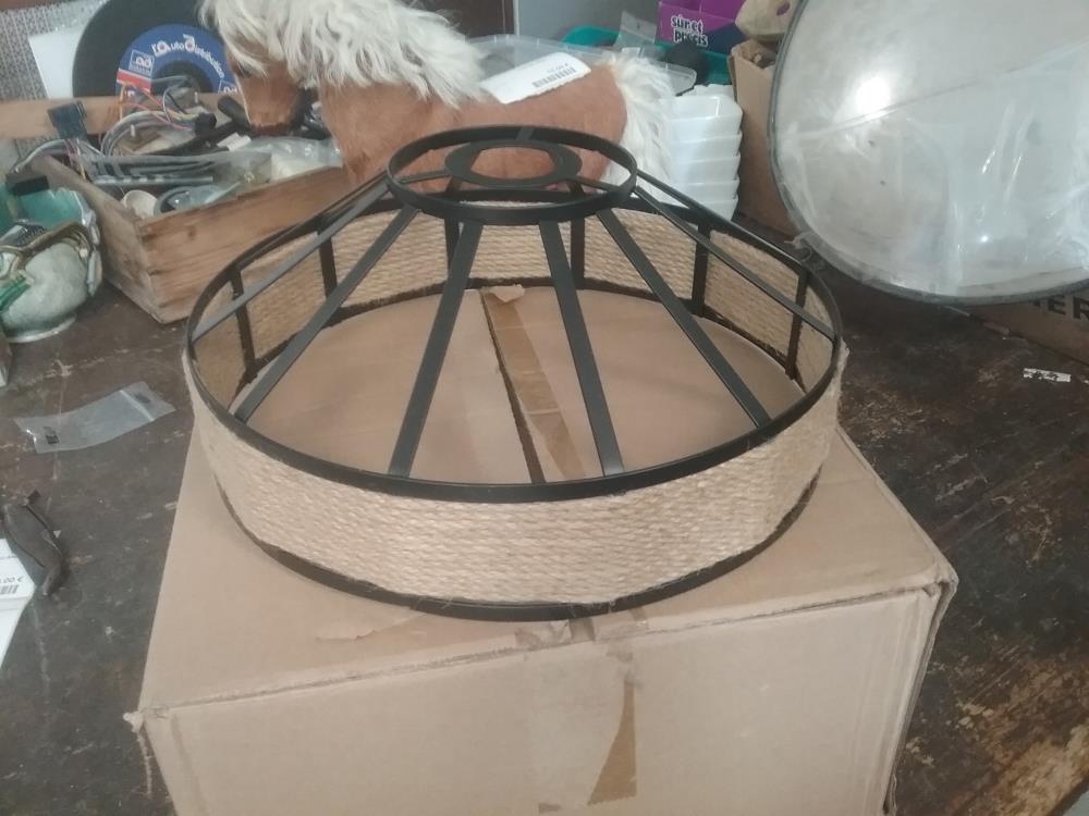 SUSPENSION METAL ET CORDE