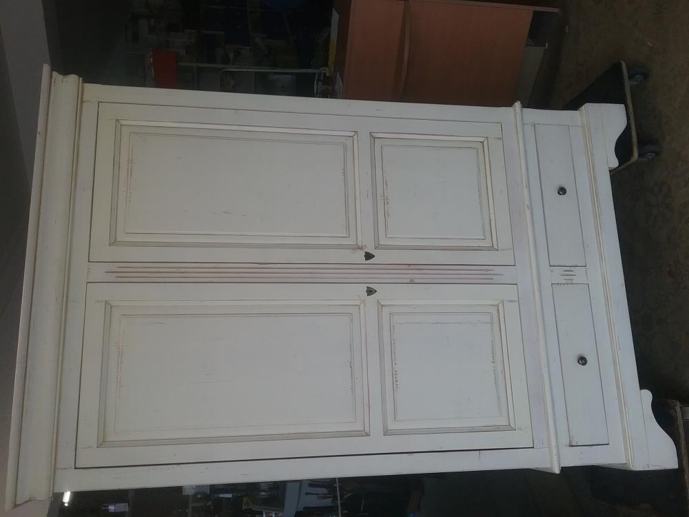 ARMOIRE PATINE BLANCHE