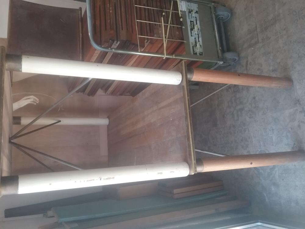 TABLE MAGASIN BOIS LAITON