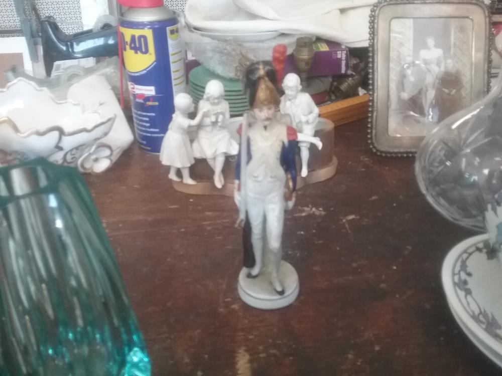 SOLDAT PORCELAINE ANCIEN