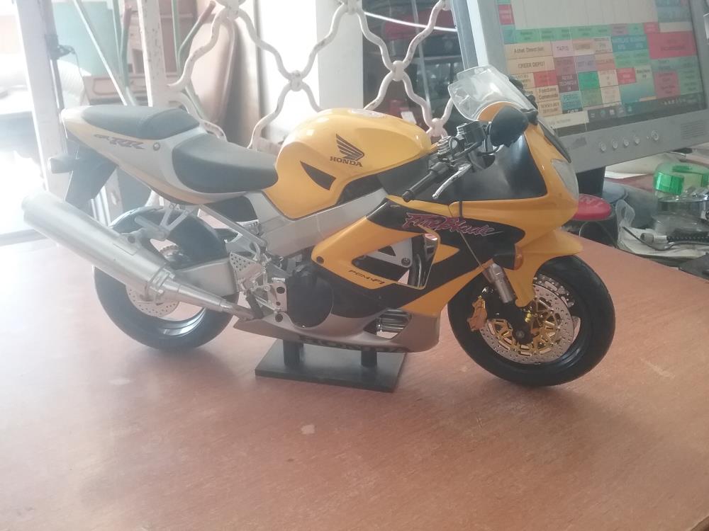 MOTO HONDA FIRE BLADE